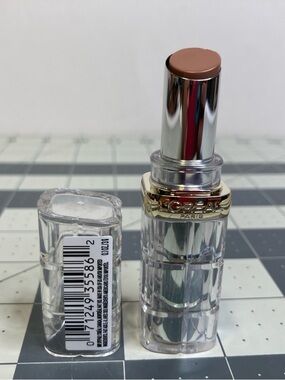 L'Oreal Paris Colour Riche Shine Lipstick Dazzling Doe 902